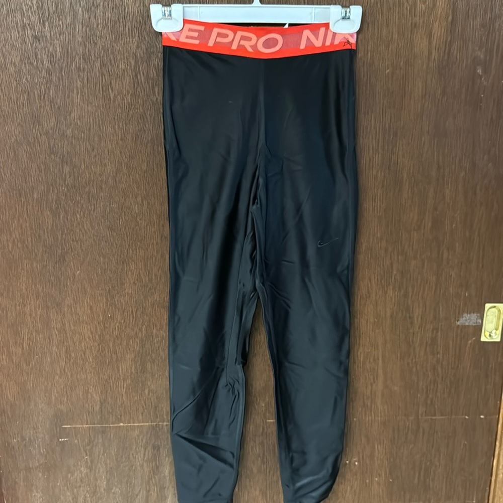 Women’s Nike Pro Leggings